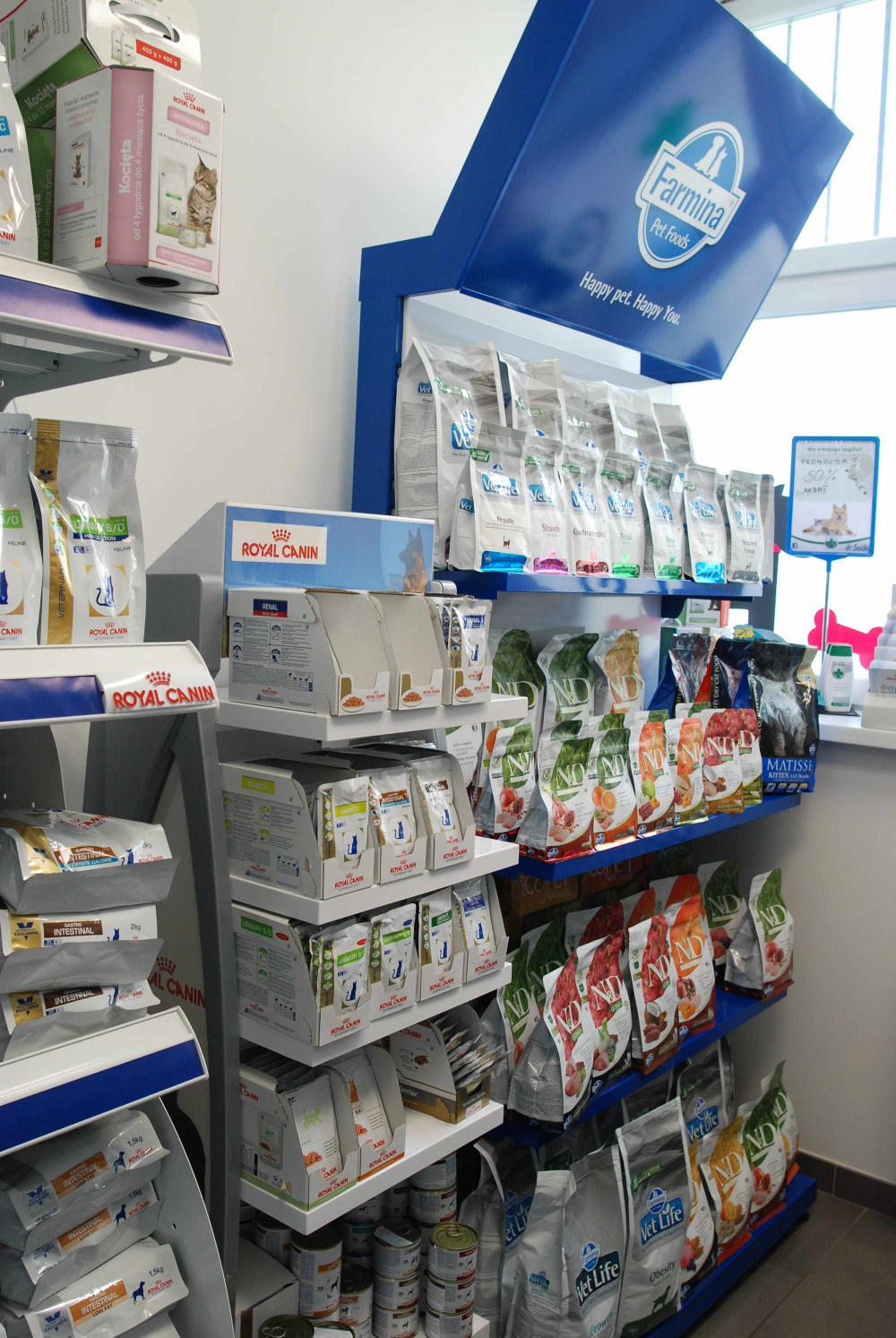 Sklep zoologiczny: karmy i preparaty dla psów i kotów