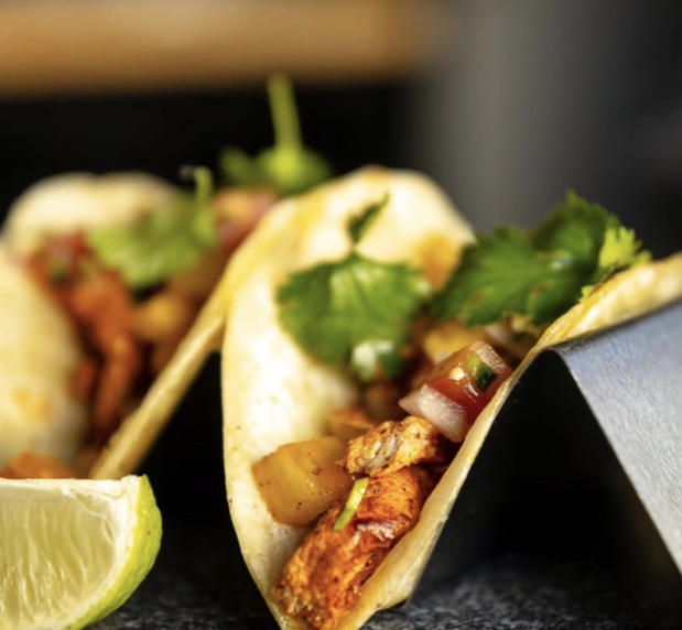 Tacos z kurczakiem, kolendrą i limonką